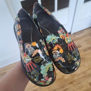 RARE DANSKO Size 38 Black Clog Nurse Shoes 8 Winona Monster Crazy Chicken Comic